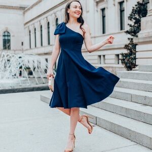 Gal Meets Glam One Shoulder Bow Midi Dress Petite